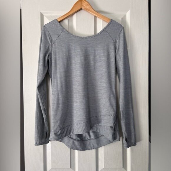 Zella Gray Stripe Long Sleeve Thumbhole Top Women’s Medium Athleisure Yoga Gym - Picture 1 of 5